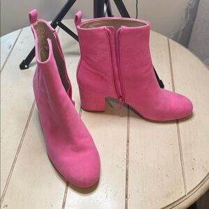 Gianni Bini  Pink faux suede Ankle Boots